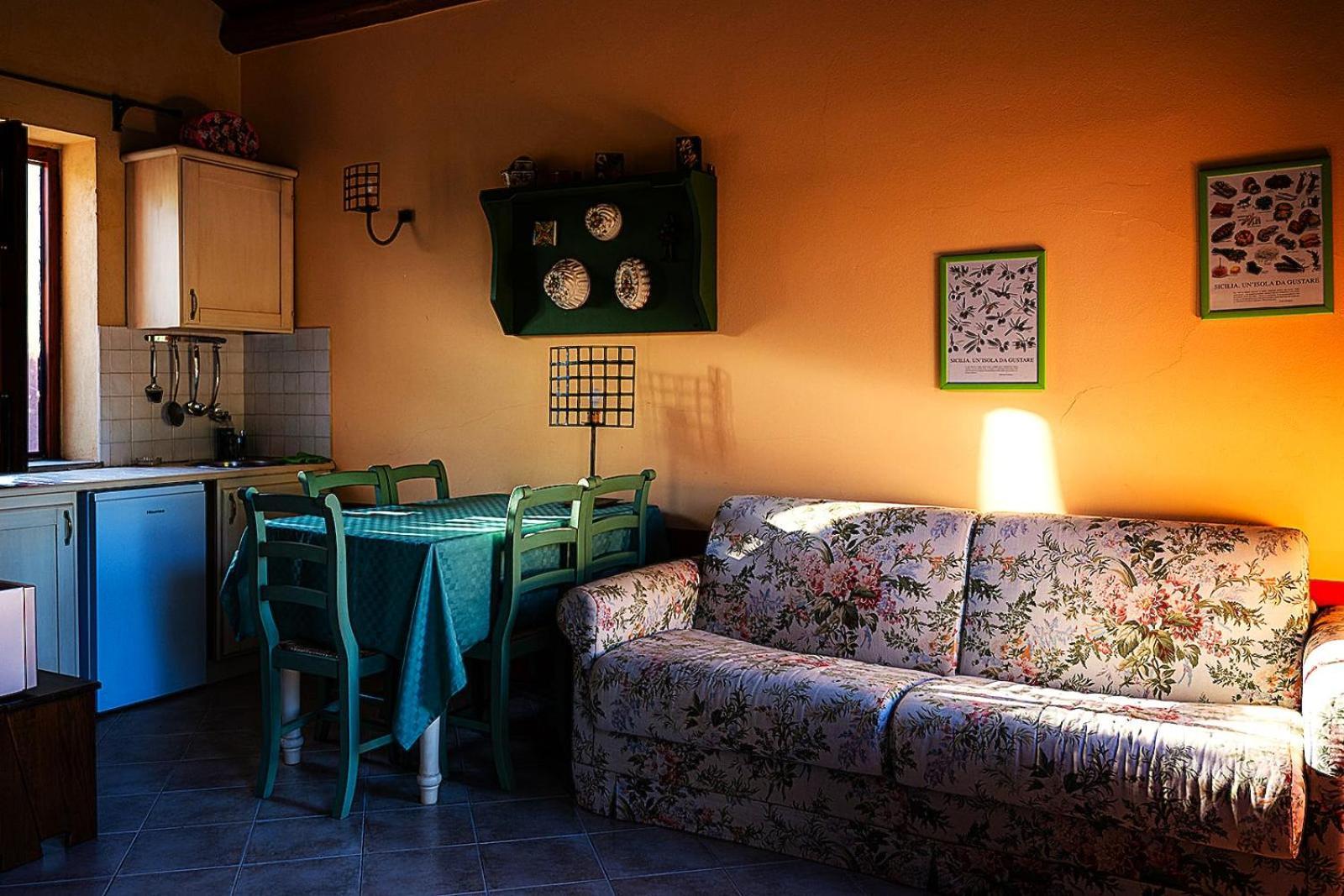 Bioagriturismo Antica Sena Milici 외부 사진