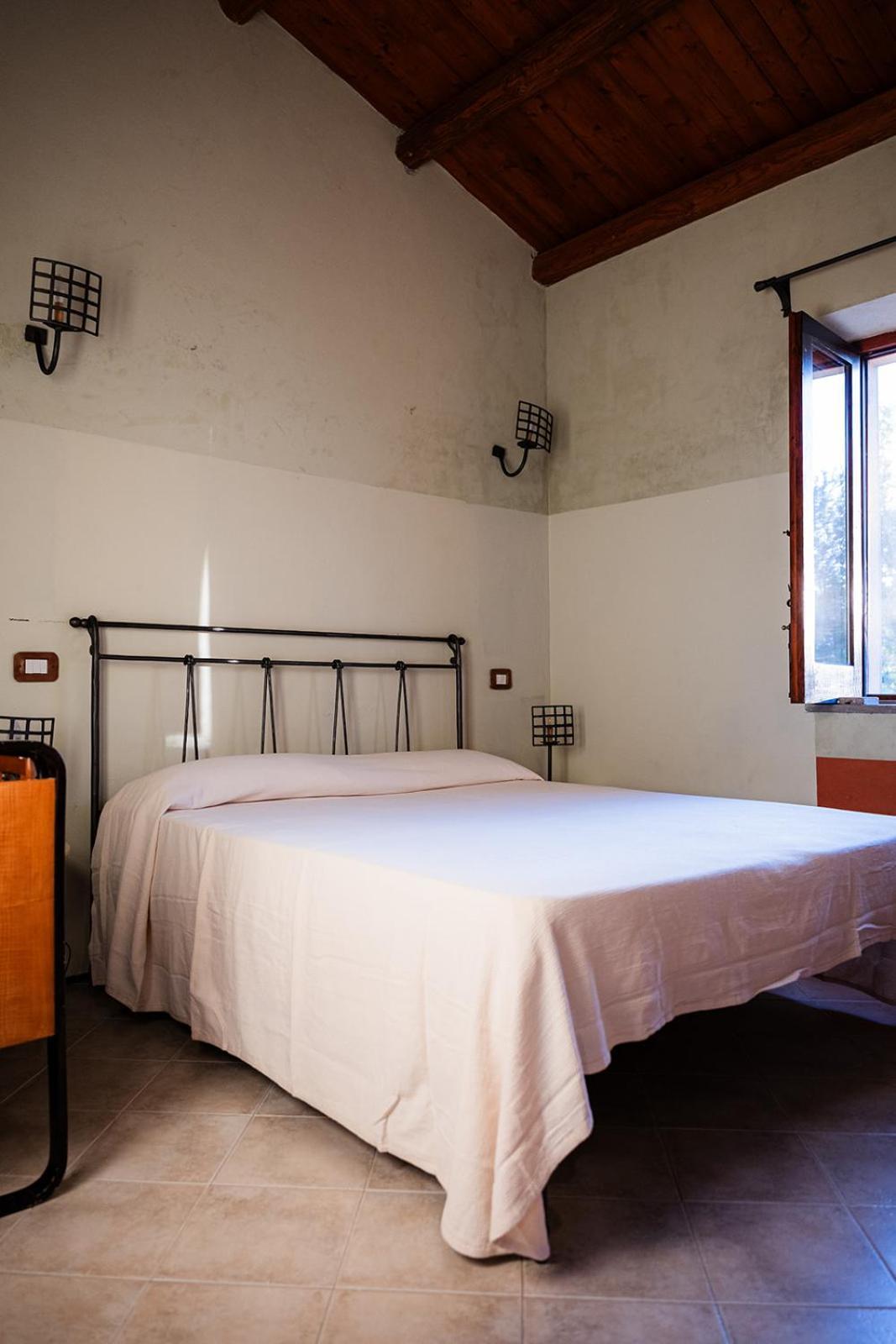 Bioagriturismo Antica Sena Milici 외부 사진
